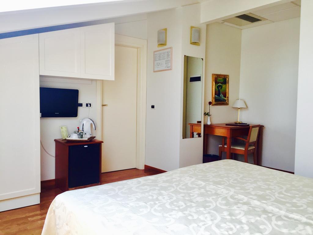 Hotel Claila Francavilla Al Mare Εξωτερικό φωτογραφία